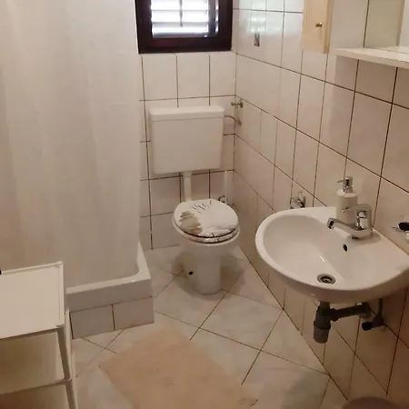 Lucija I Maro